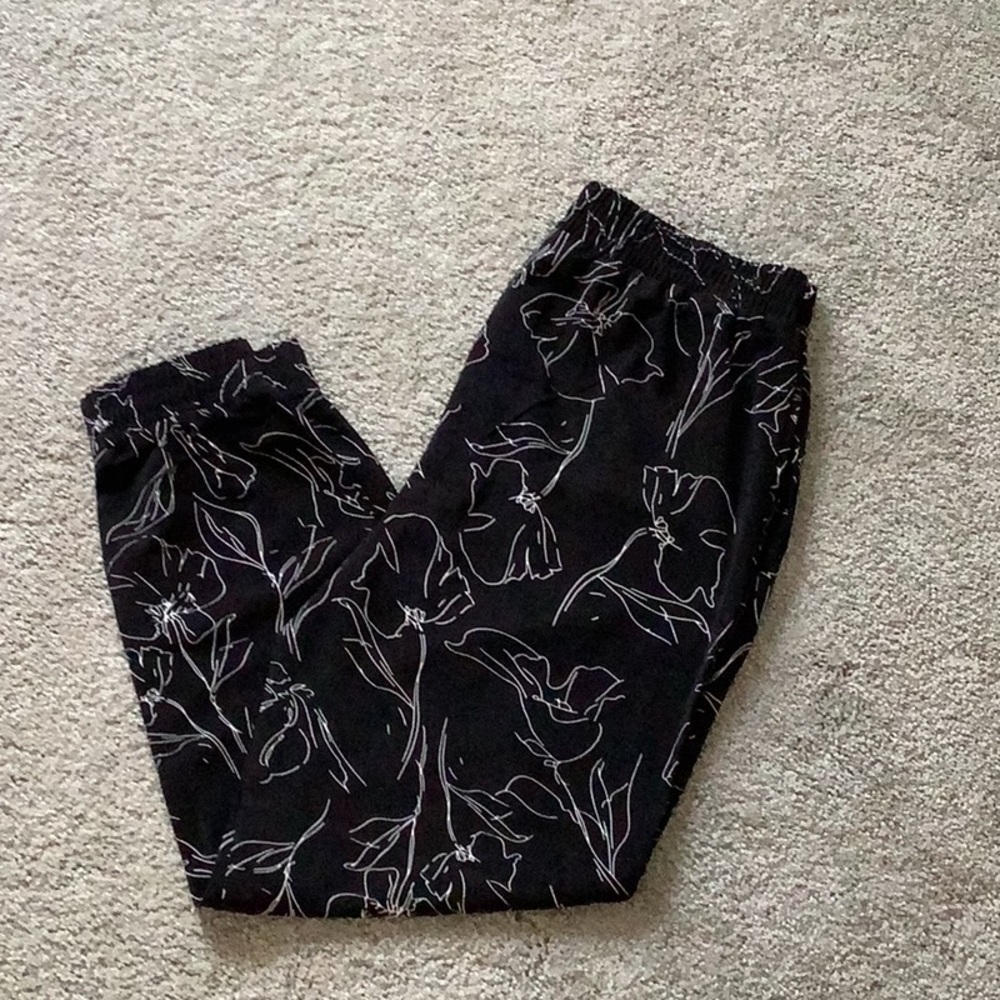 Simple Flowered Joggers